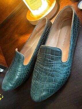 Veronica Beard Griffin Croc-Embossed Loafers Size 7.5